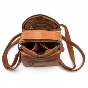 The Chesterfield Brand C48.182631 Leather Men's Crossbody/Shoulder Bag Cognac Bags
