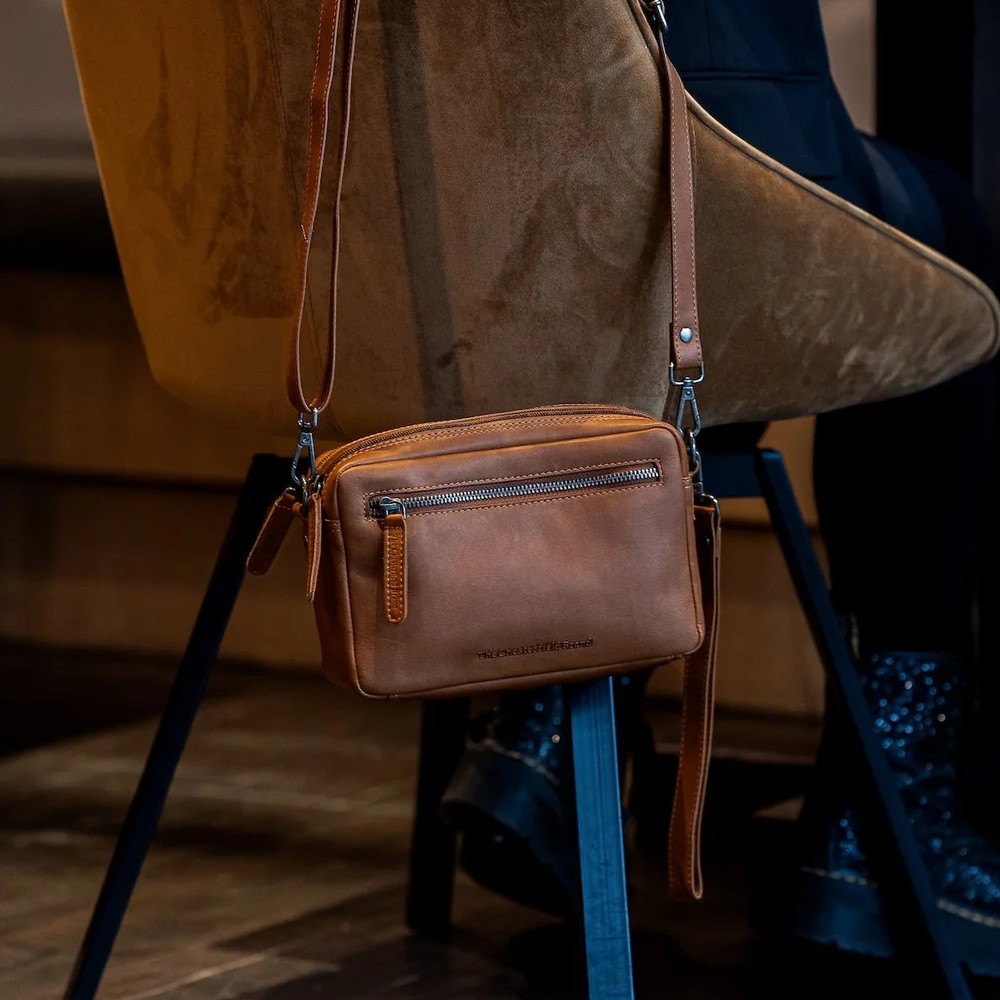 The Chesterfield Brand C48.122231 Leather Hand/Crossbody Bag Cognac Bags