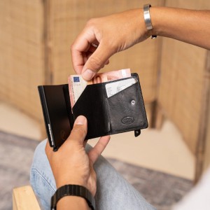 The Chesterfield Brand C08.044100 Card Holder Δερμάτινο Πορτοφόλι Καρτών με RFID Μαύρο Πορτοφόλια